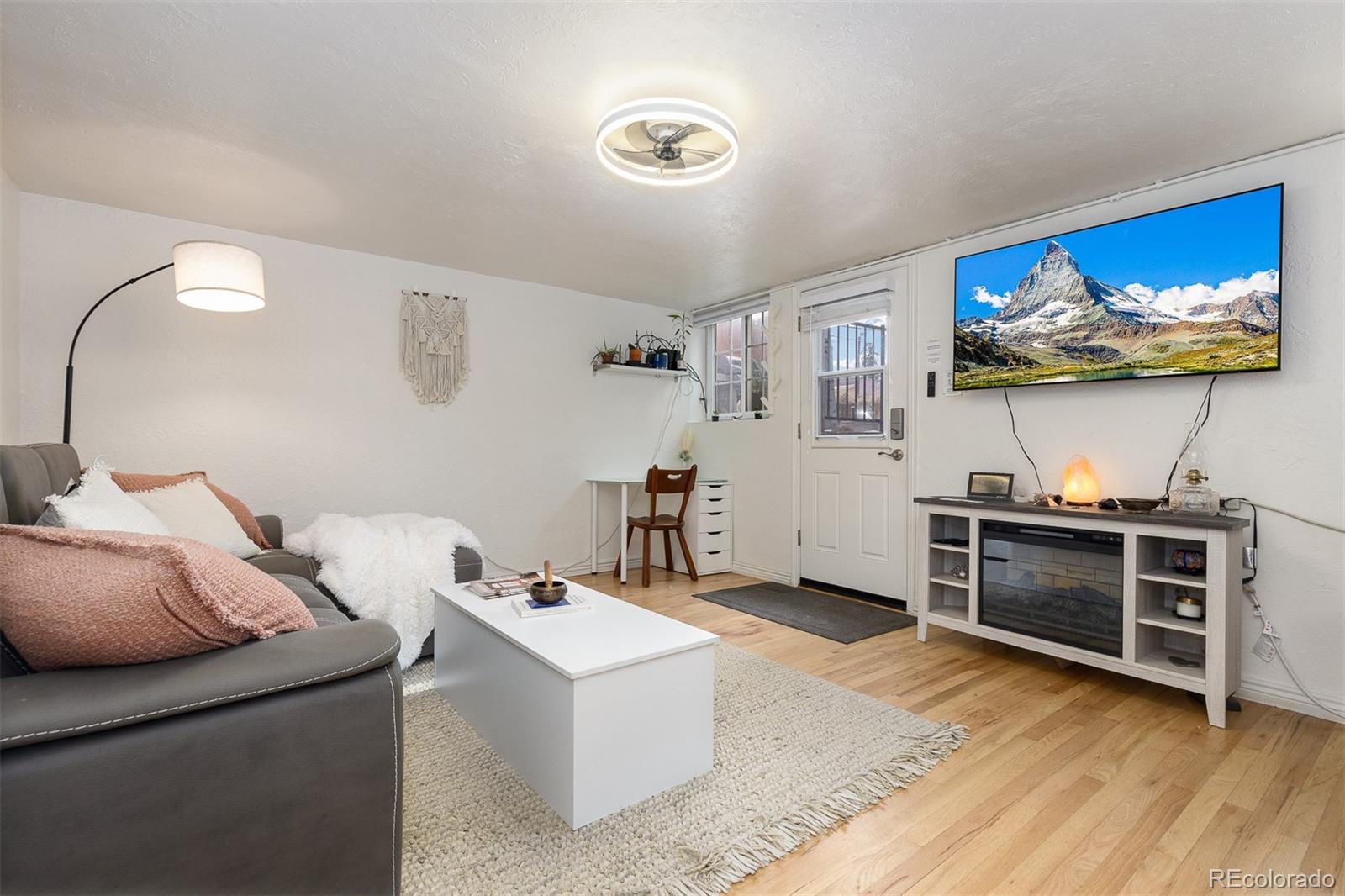 3826 N Vrain Street Unit: 5