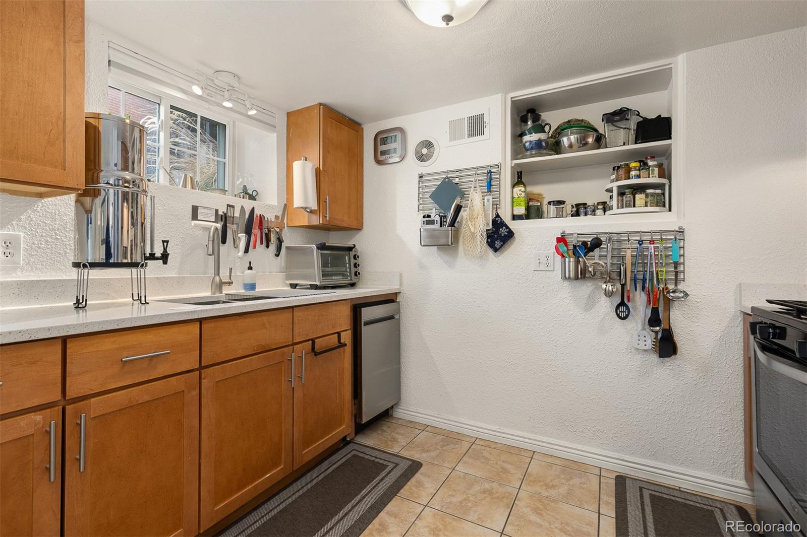 3826 N Vrain Street Unit: 5