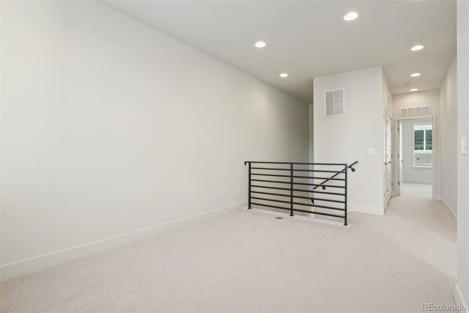 3122 W Bonfils Place