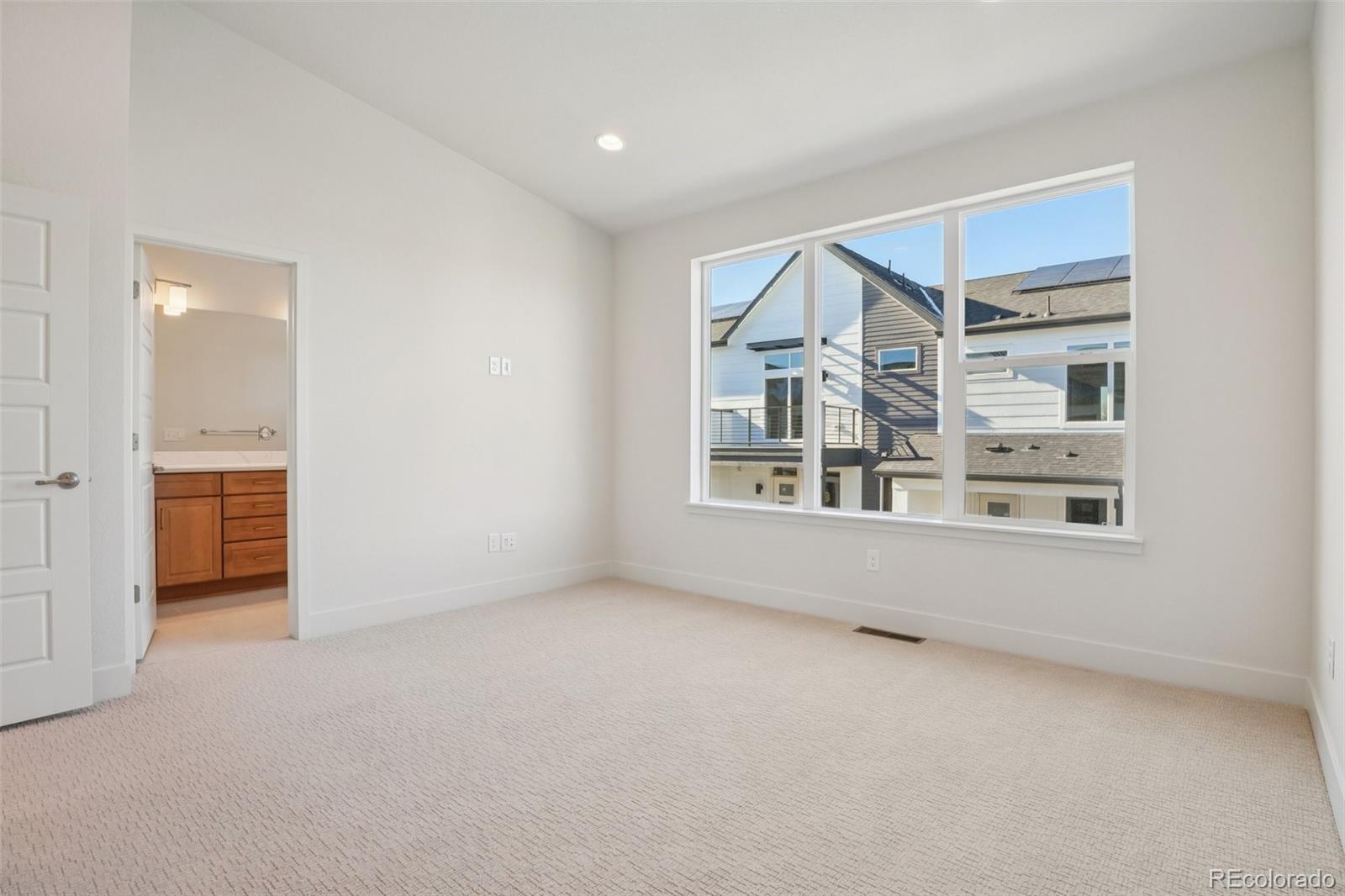 3122 W Bonfils Place