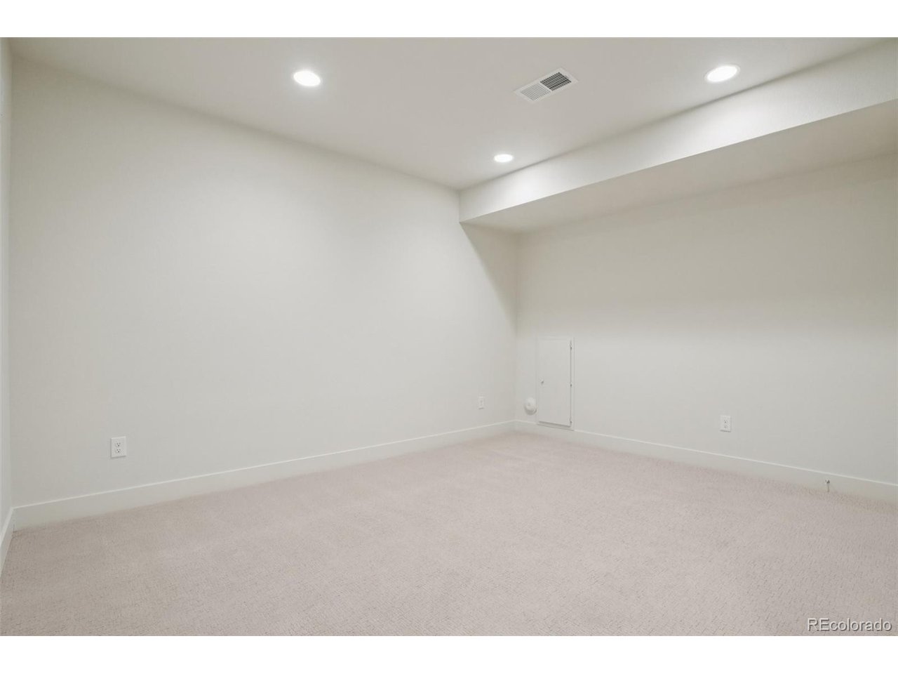 3122 W Bonfils Pl