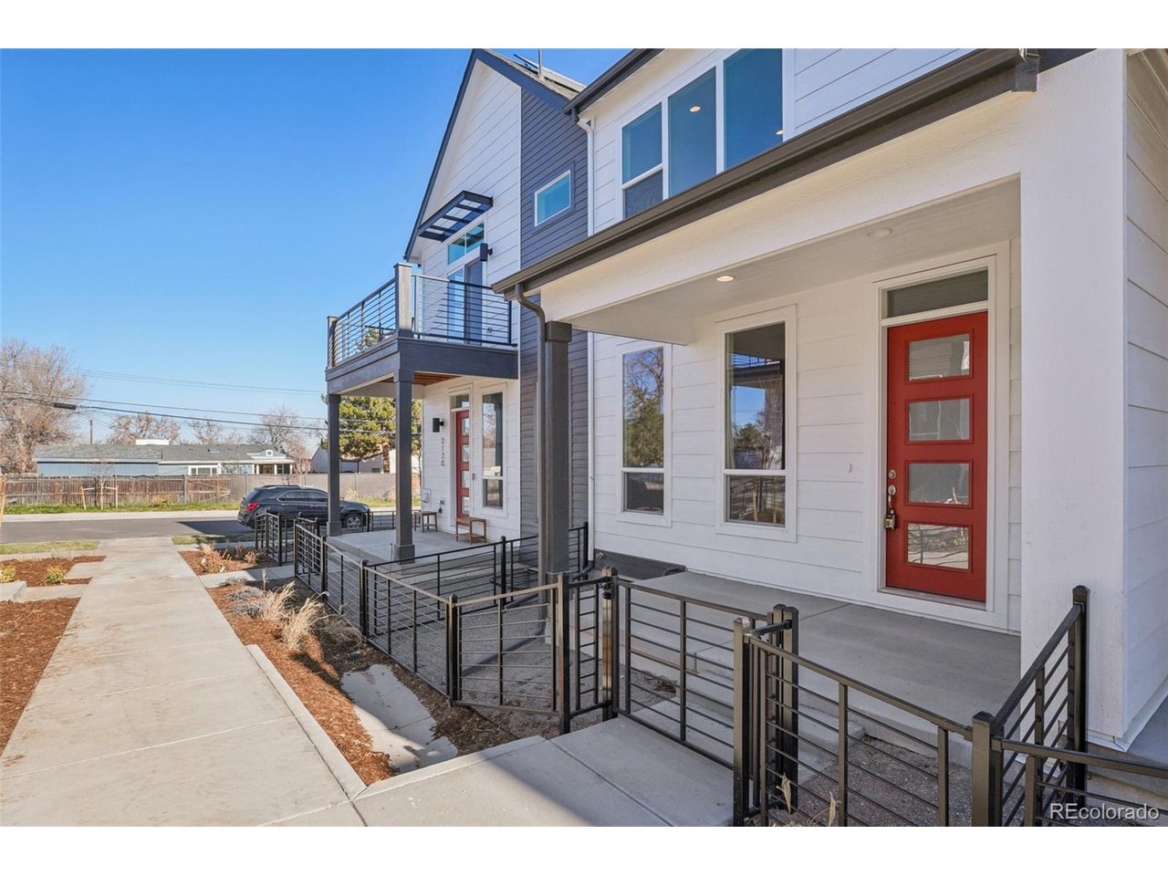 3122 W Bonfils Pl