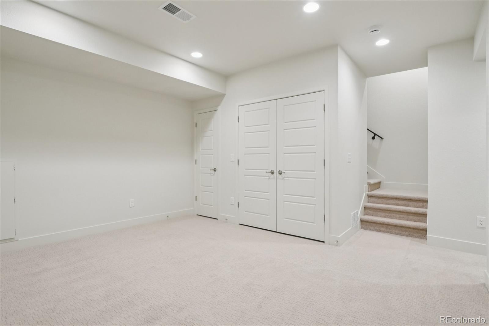 3122 W Bonfils Place