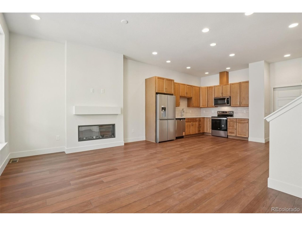 3122 W Bonfils Pl