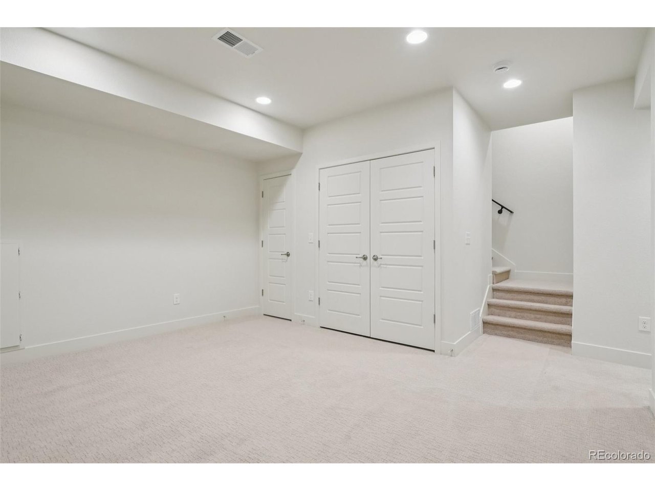 3122 W Bonfils Pl