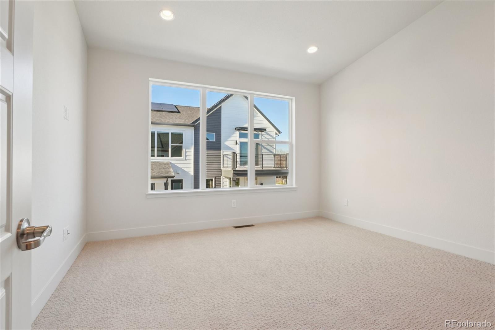 3122 W Bonfils Place