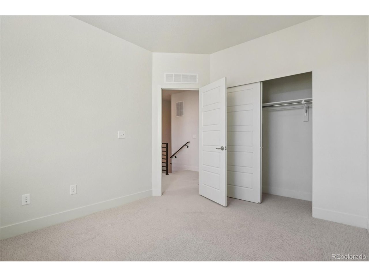 3122 W Bonfils Pl