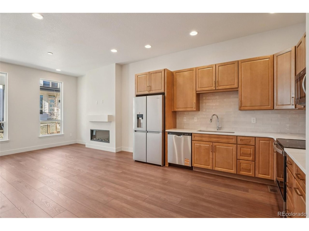 3122 W Bonfils Pl