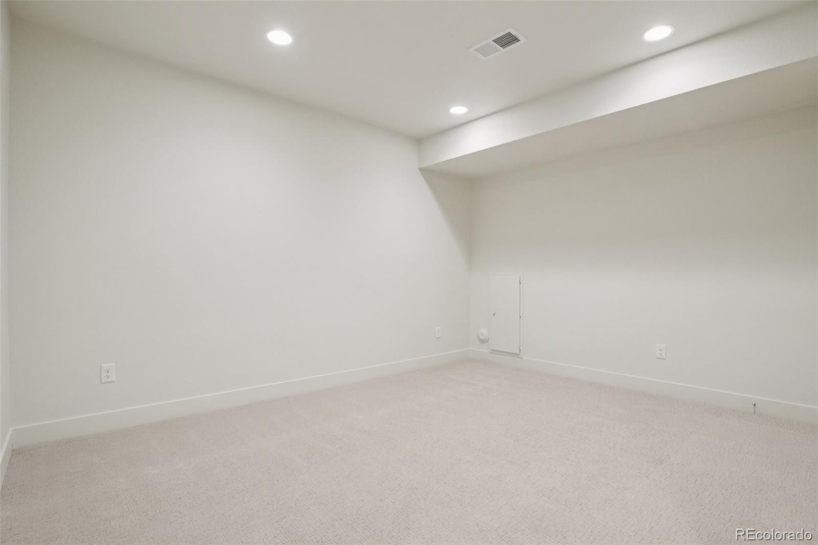3122 W Bonfils Place