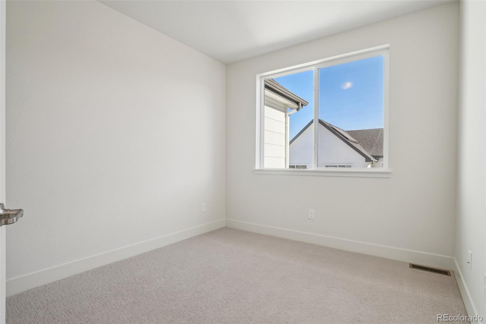 3122 W Bonfils Place