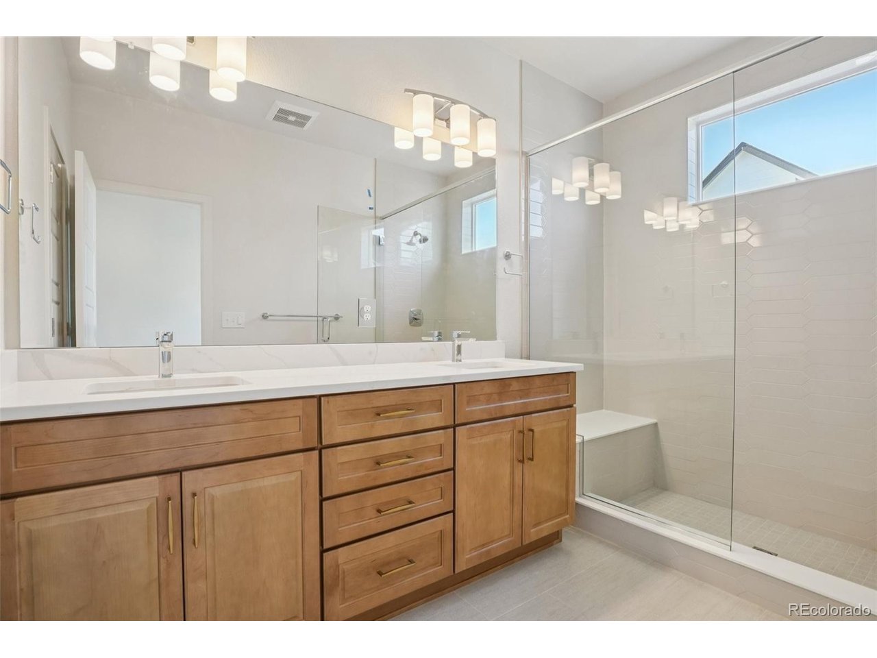 3122 W Bonfils Pl