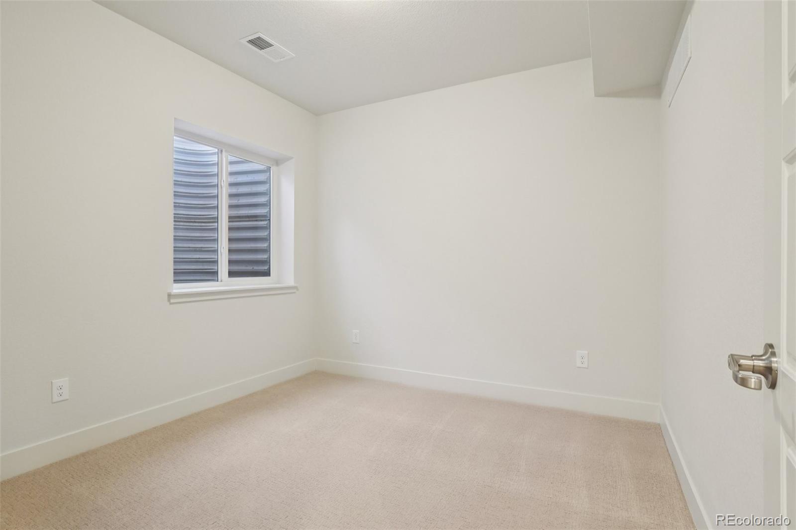 3122 W Bonfils Place