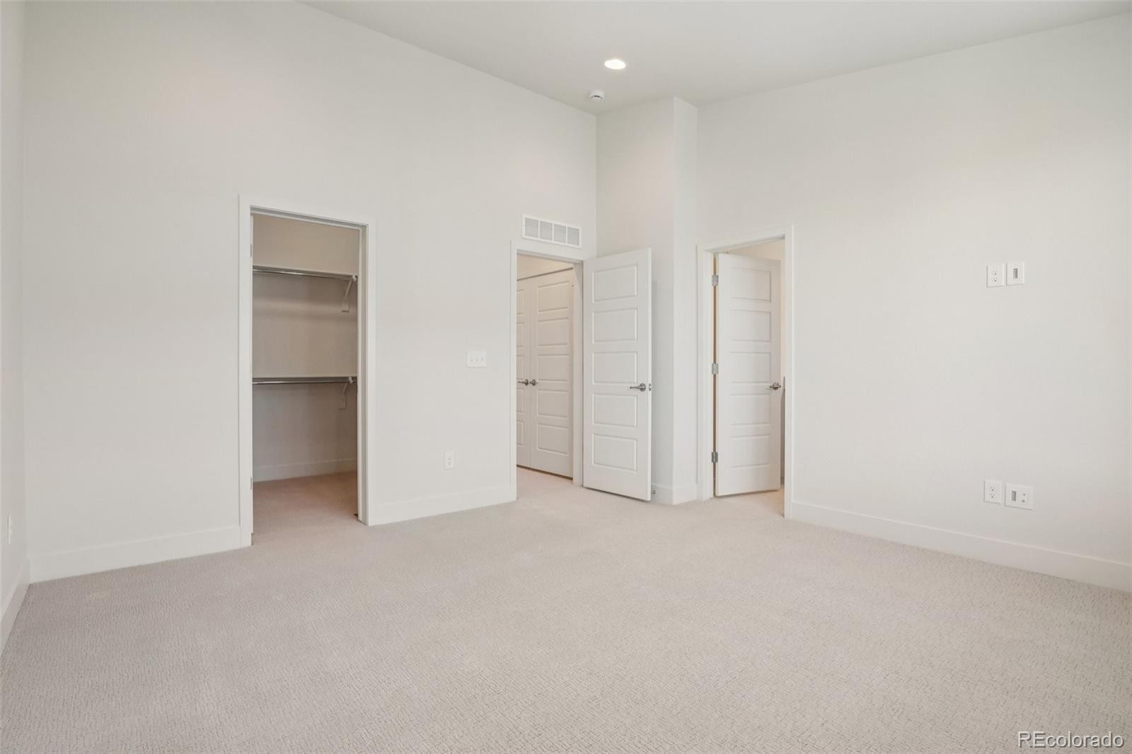 3122 W Bonfils Place