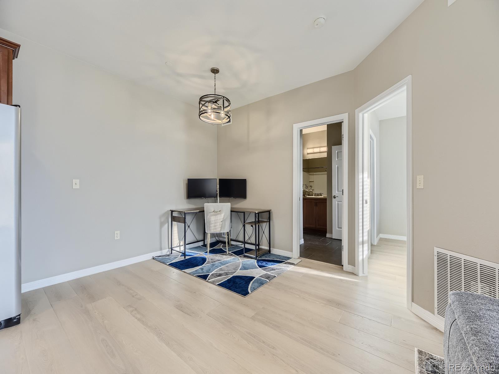 7292 S Blackhawk Street Unit: 206