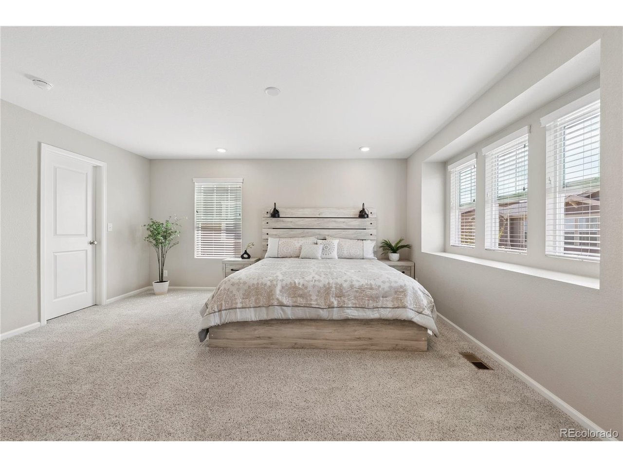 13730 Ash Cir