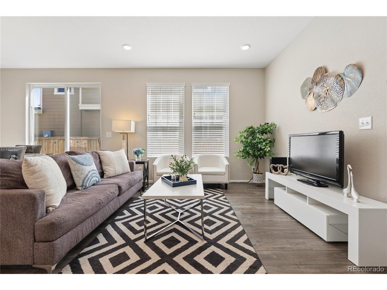 13730 Ash Cir