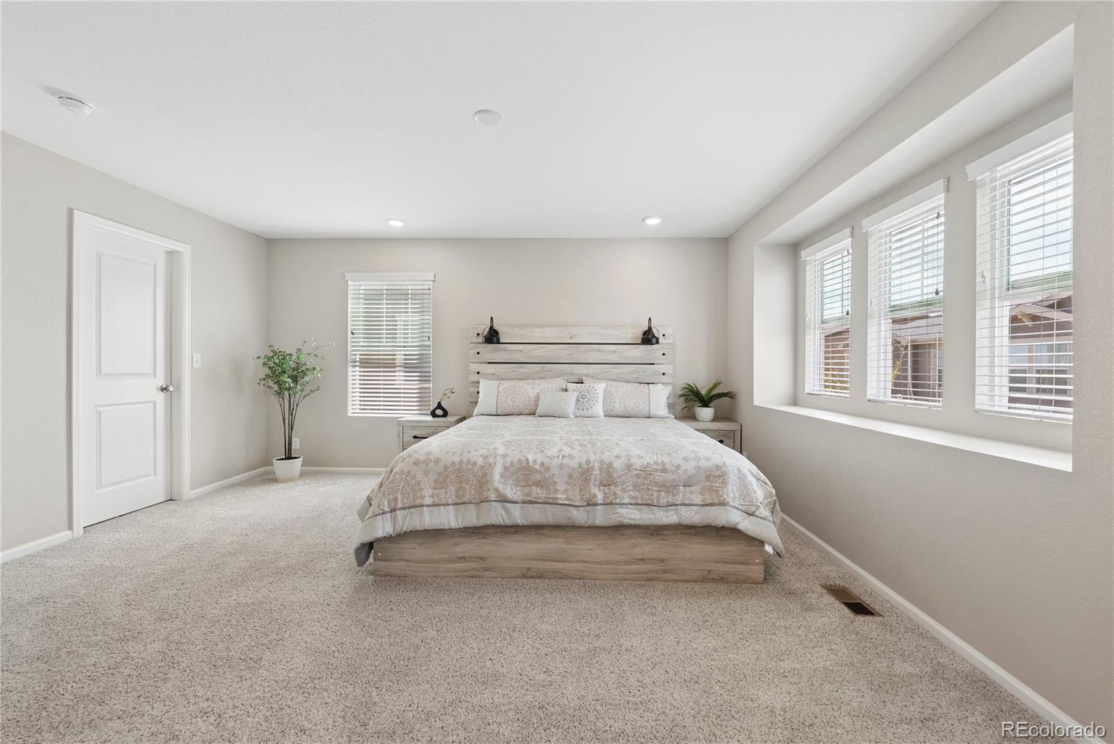 13730 Ash Circle