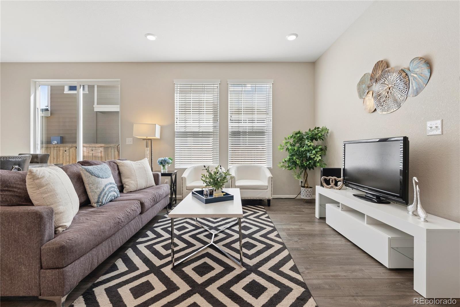13730 Ash Circle