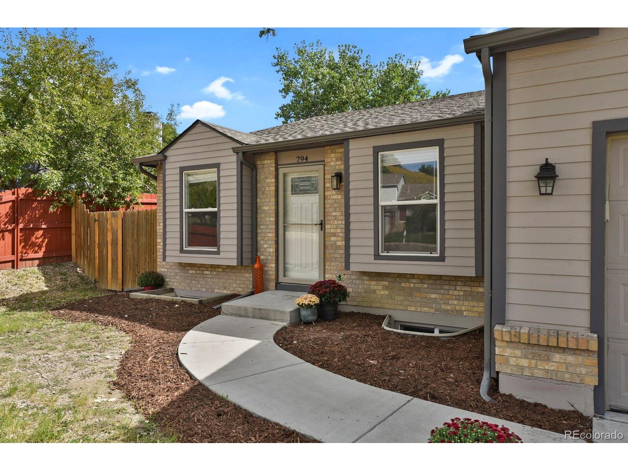 794 Crosstrail Dr