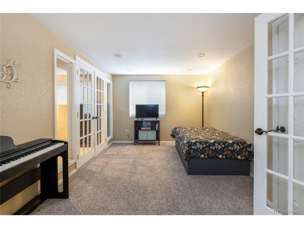 8424 Oak Way