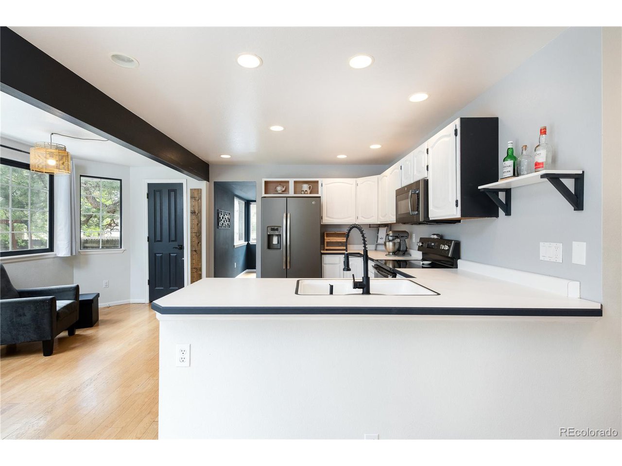 8424 Oak Way