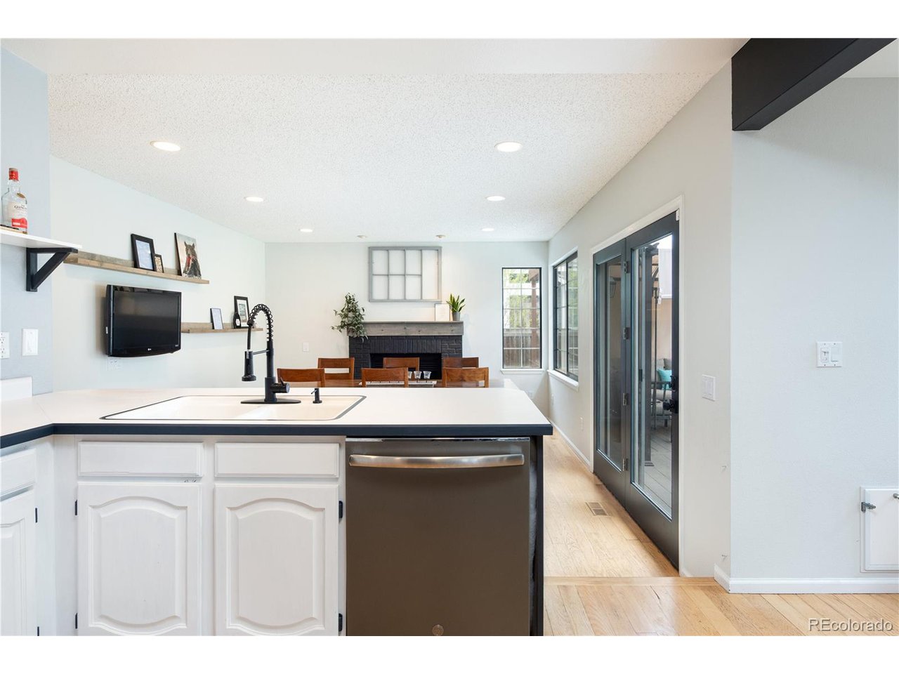 8424 Oak Way