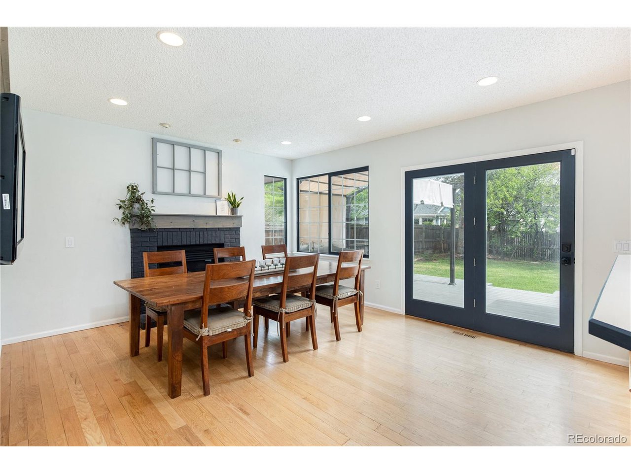 8424 Oak Way