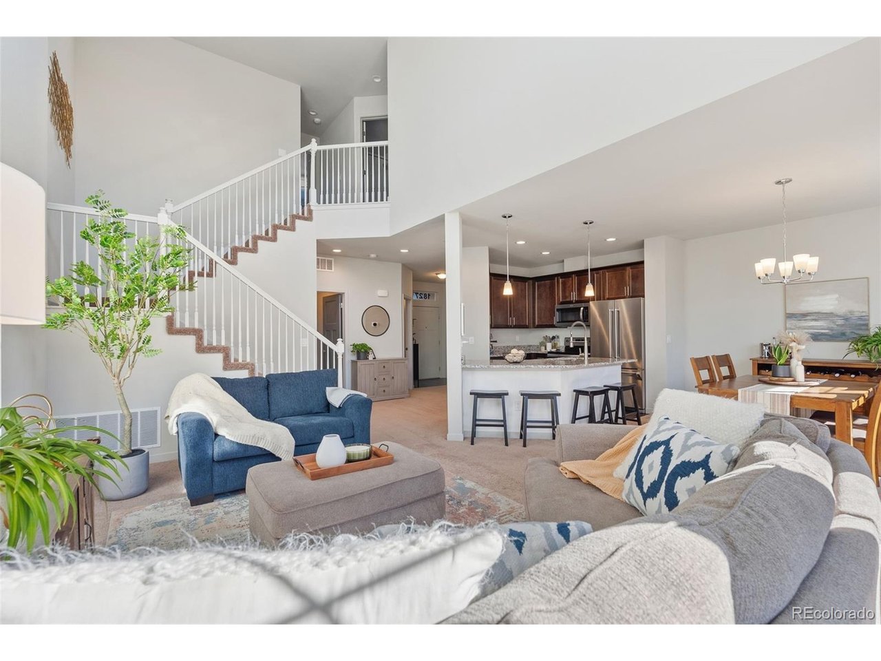 1827 S Helena