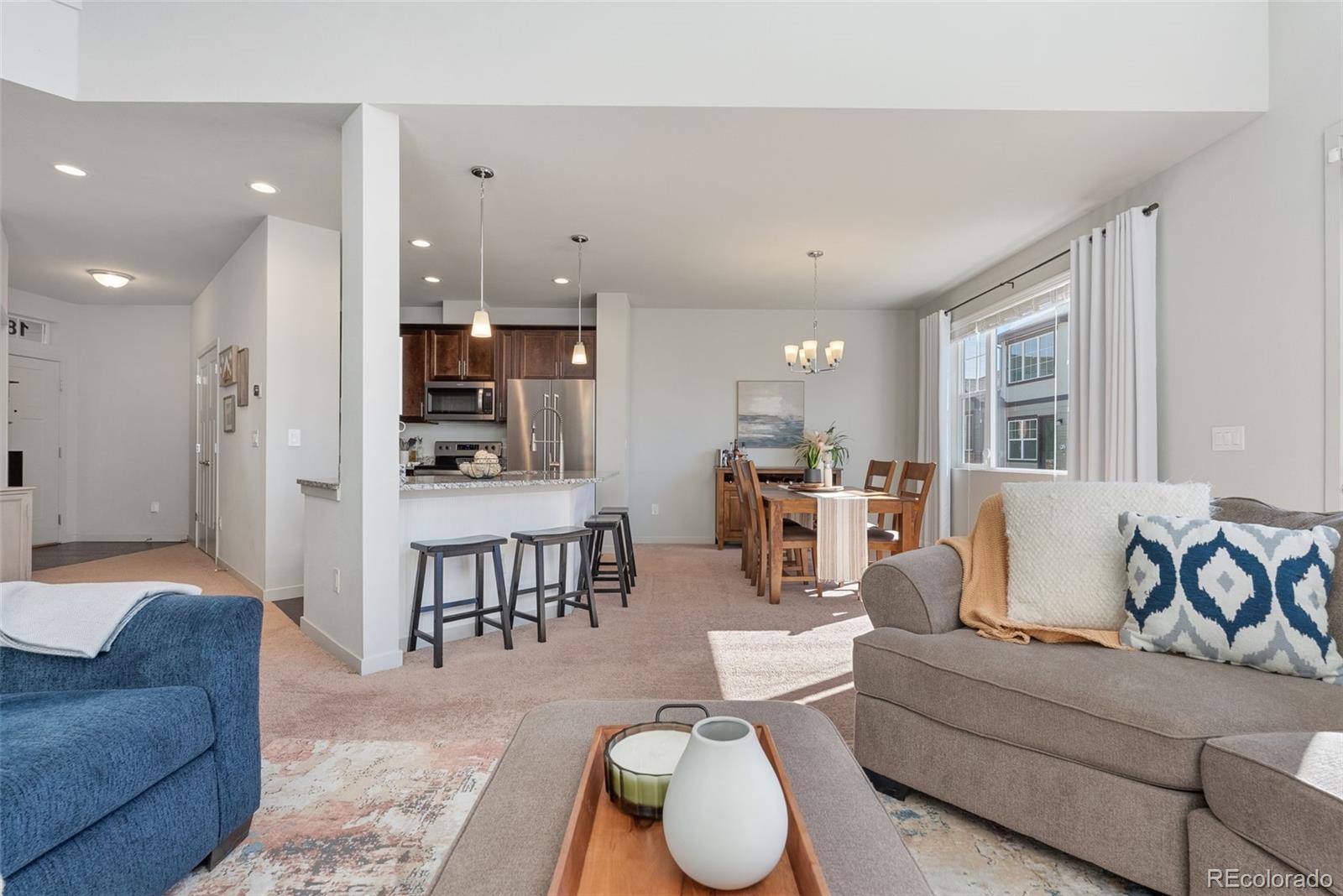 1827 S Helena