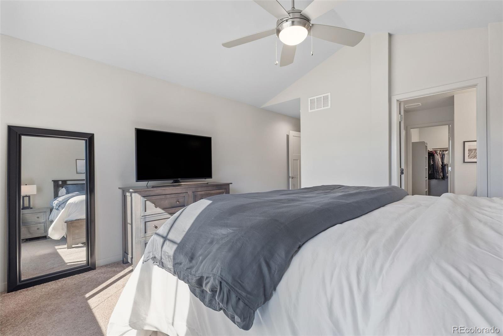 1827 S Helena