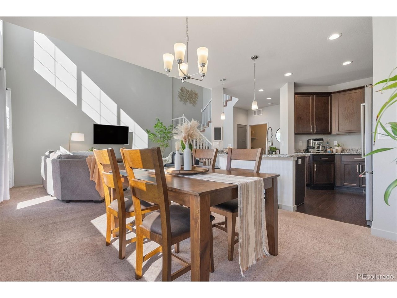 1827 S Helena