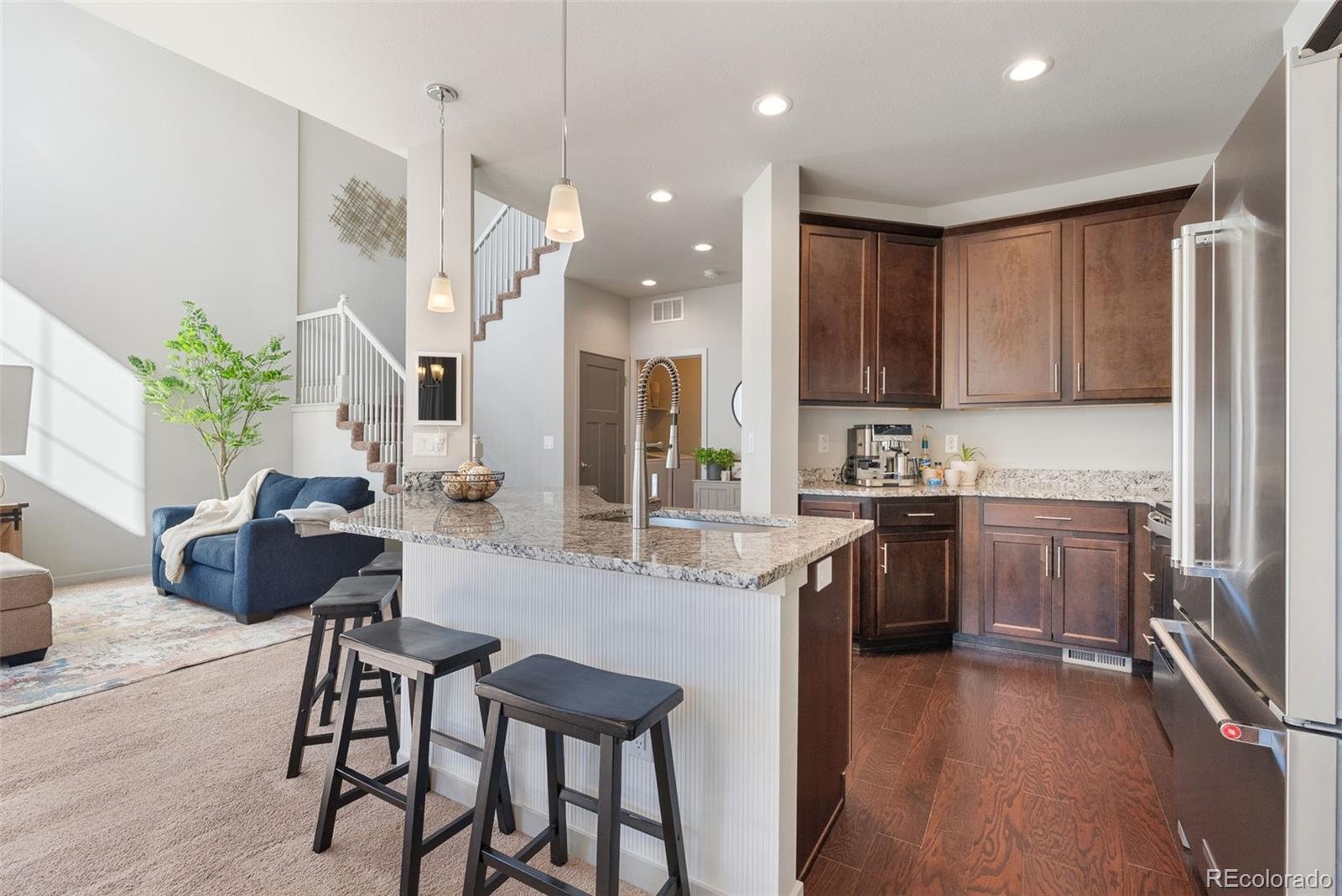 1827 S Helena