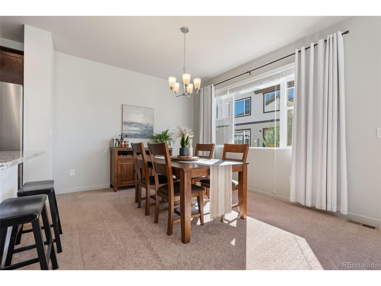 1827 S Helena