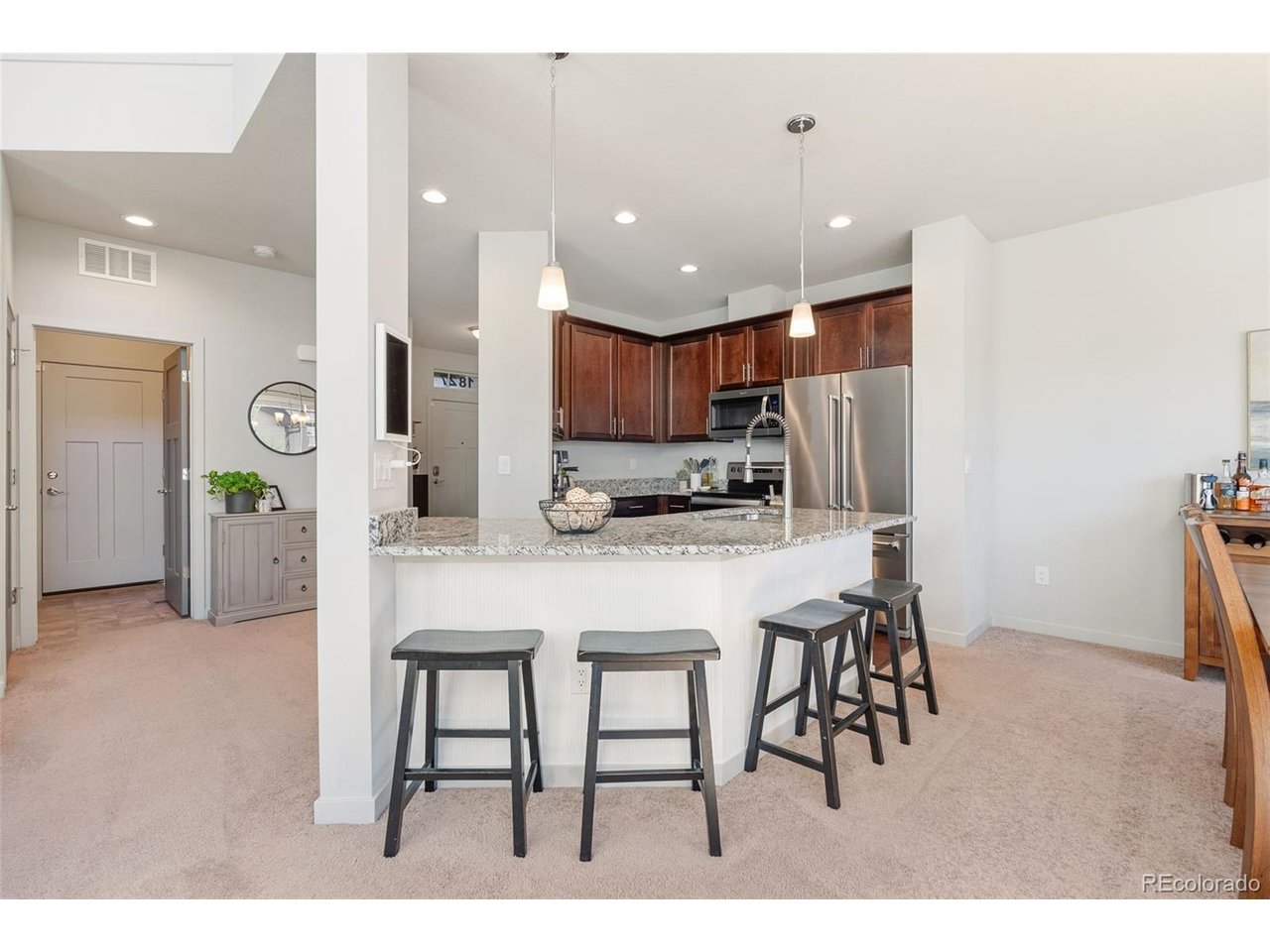 1827 S Helena