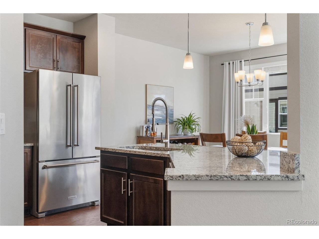 1827 S Helena
