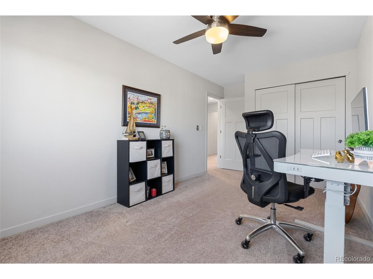 1827 S Helena