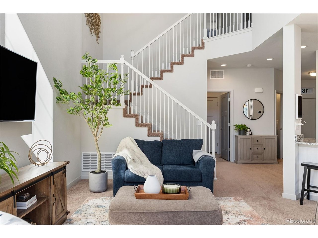 1827 S Helena