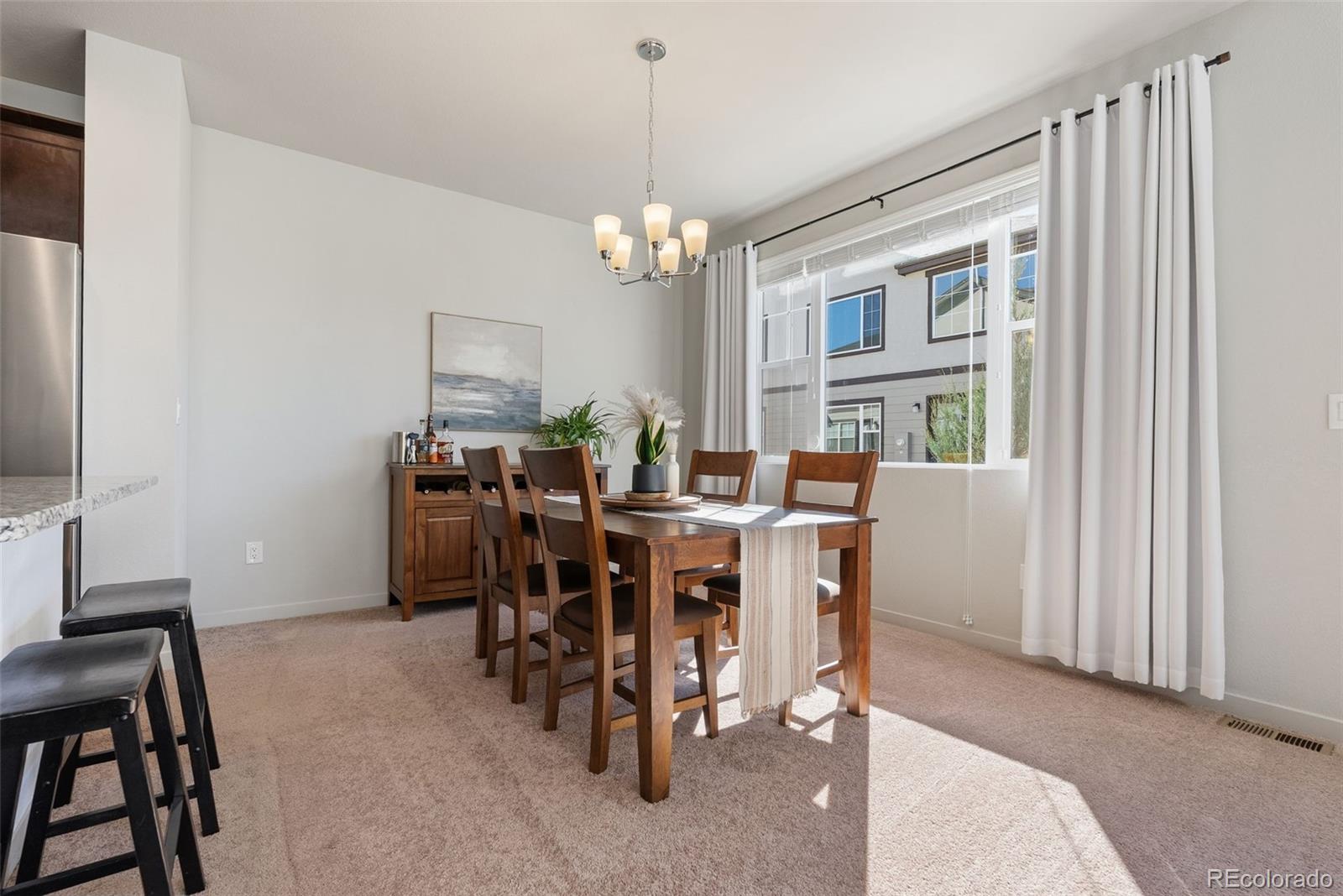 1827 S Helena