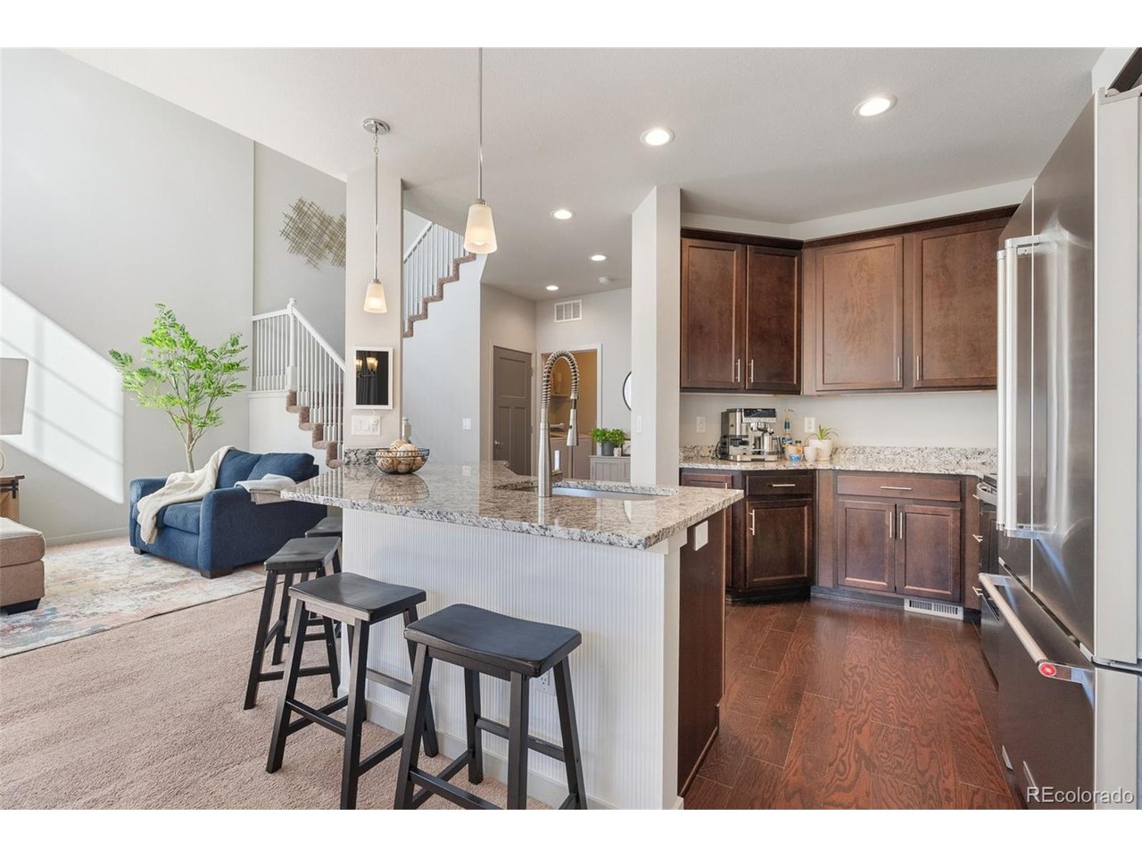 1827 S Helena