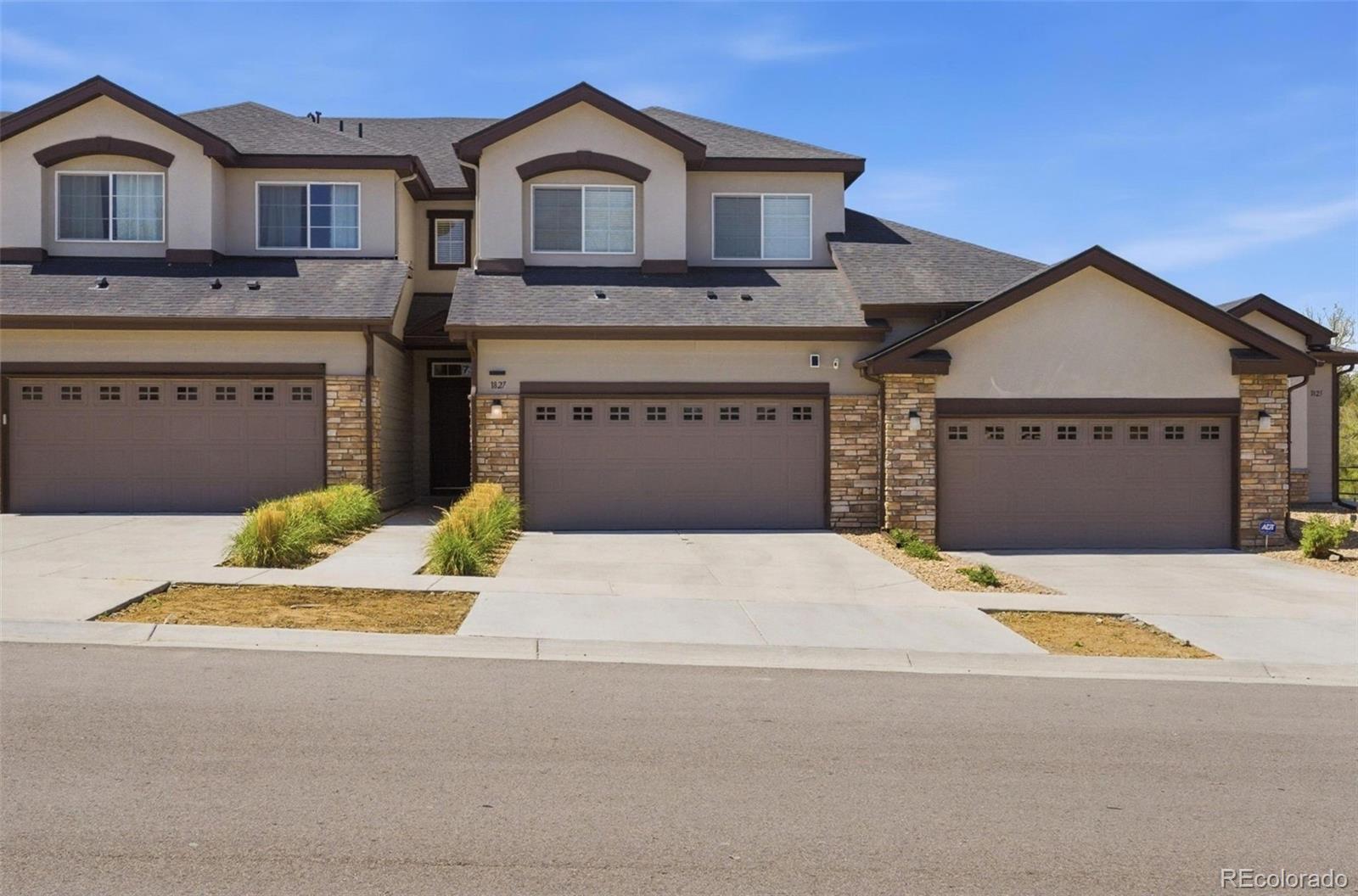 1827 S Helena