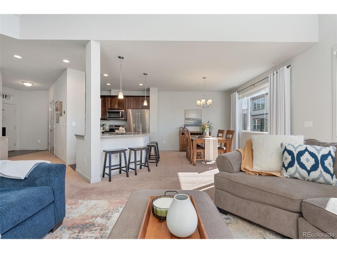 1827 S Helena