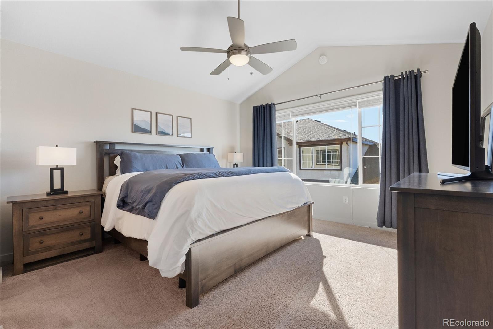 1827 S Helena