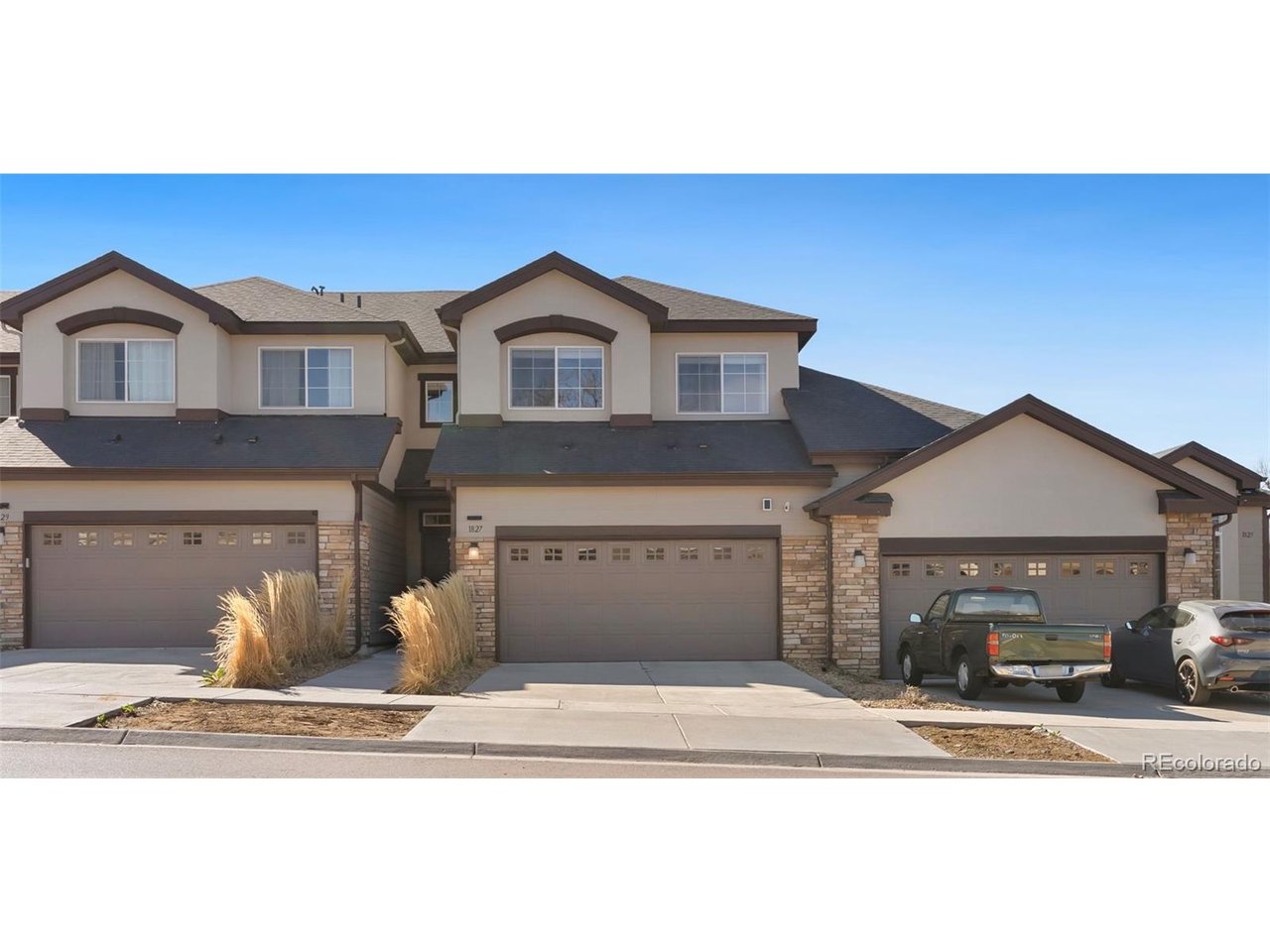 1827 S Helena