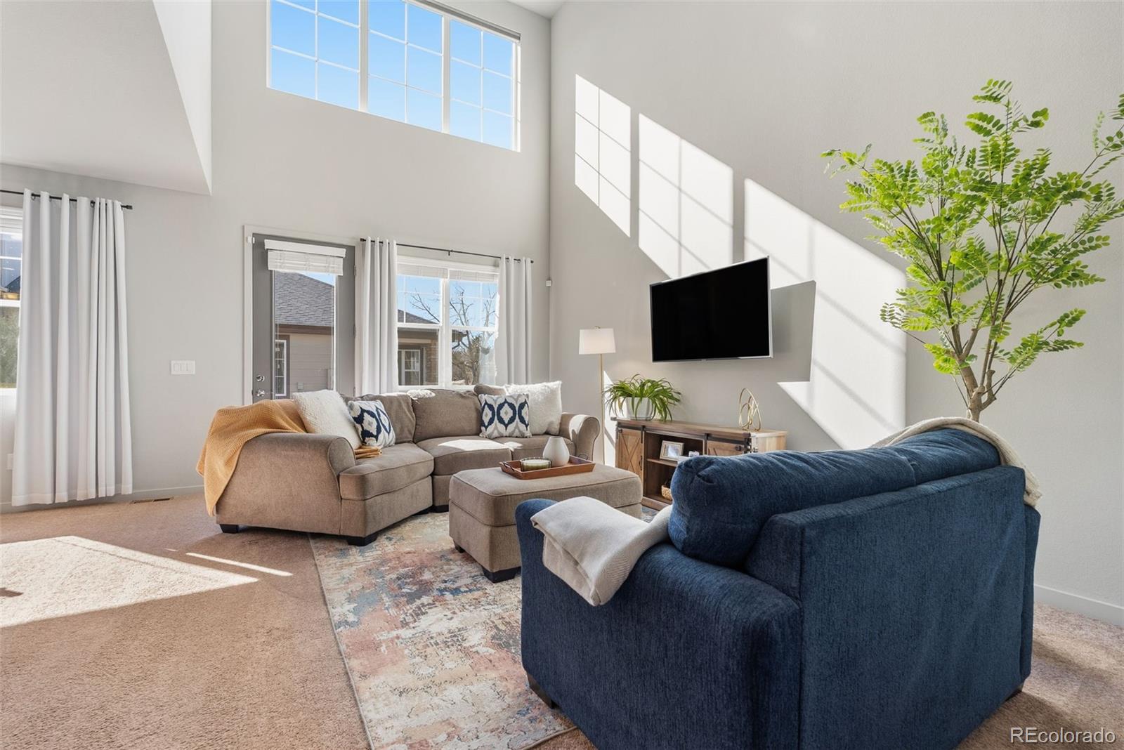 1827 S Helena