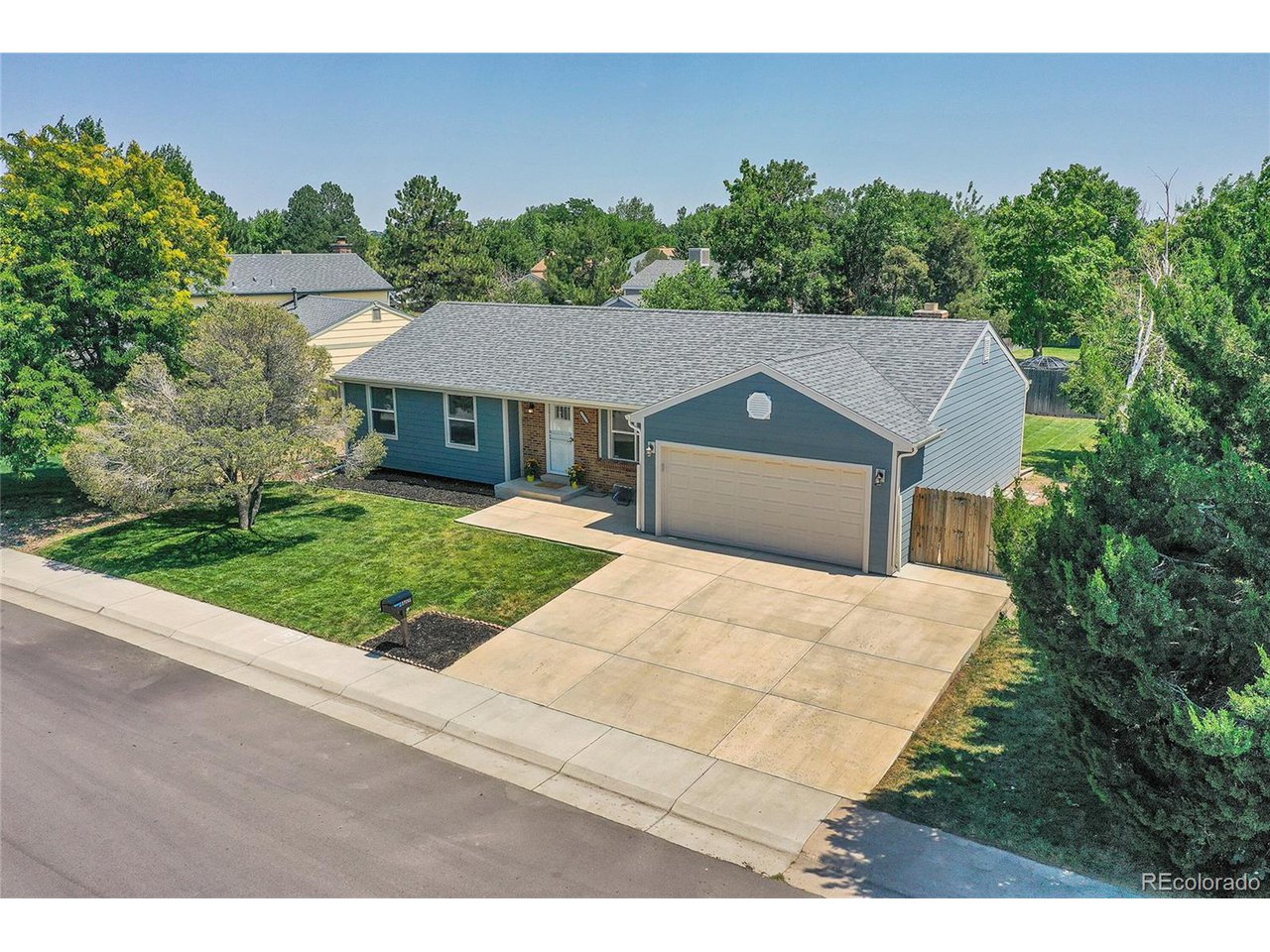 17252 E Progress Cir