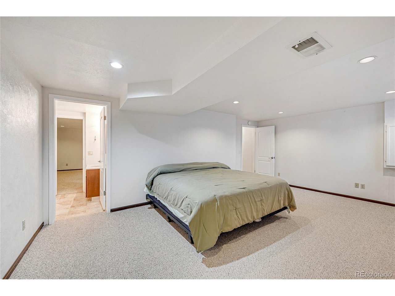 17252 E Progress Cir