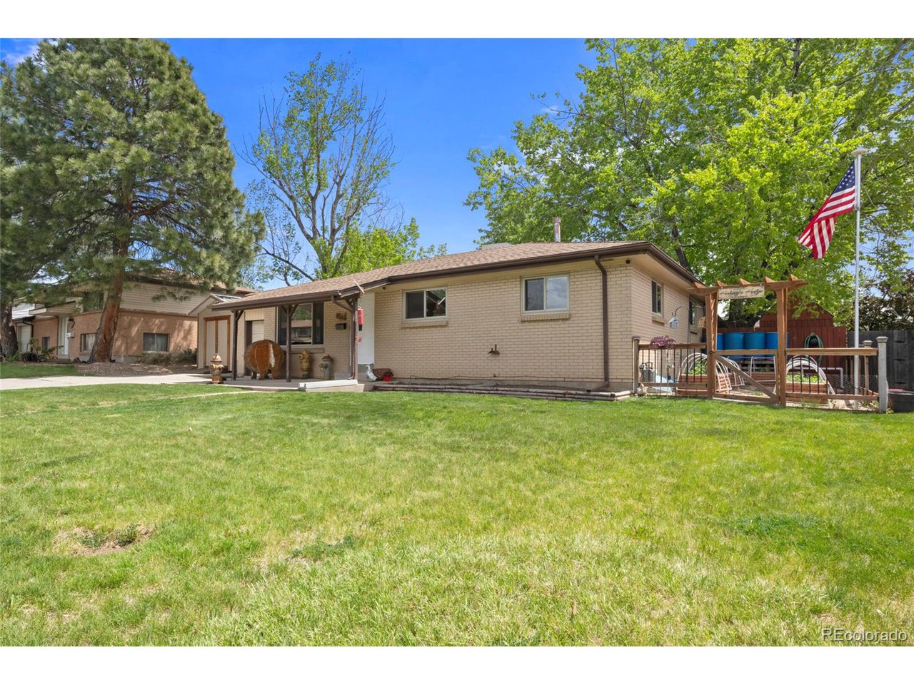 9566 Pelon Dr