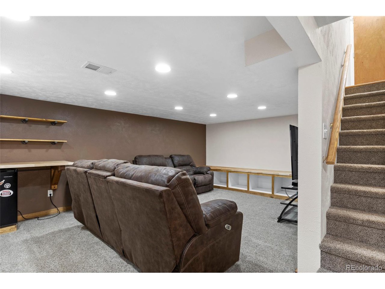 9566 Pelon Dr