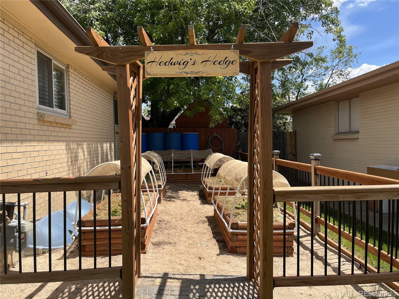 9566 Pelon Dr