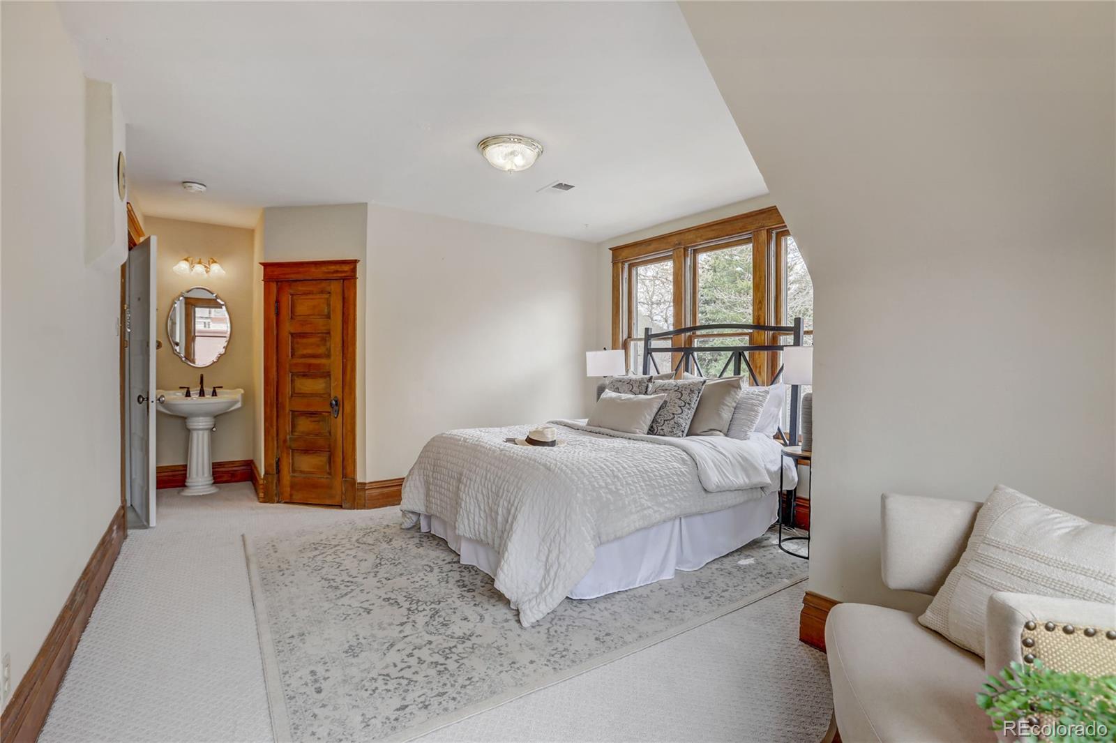 1422 Washington Avenue